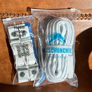 BEDSCRUNCHIE Bottom Sheet Holder